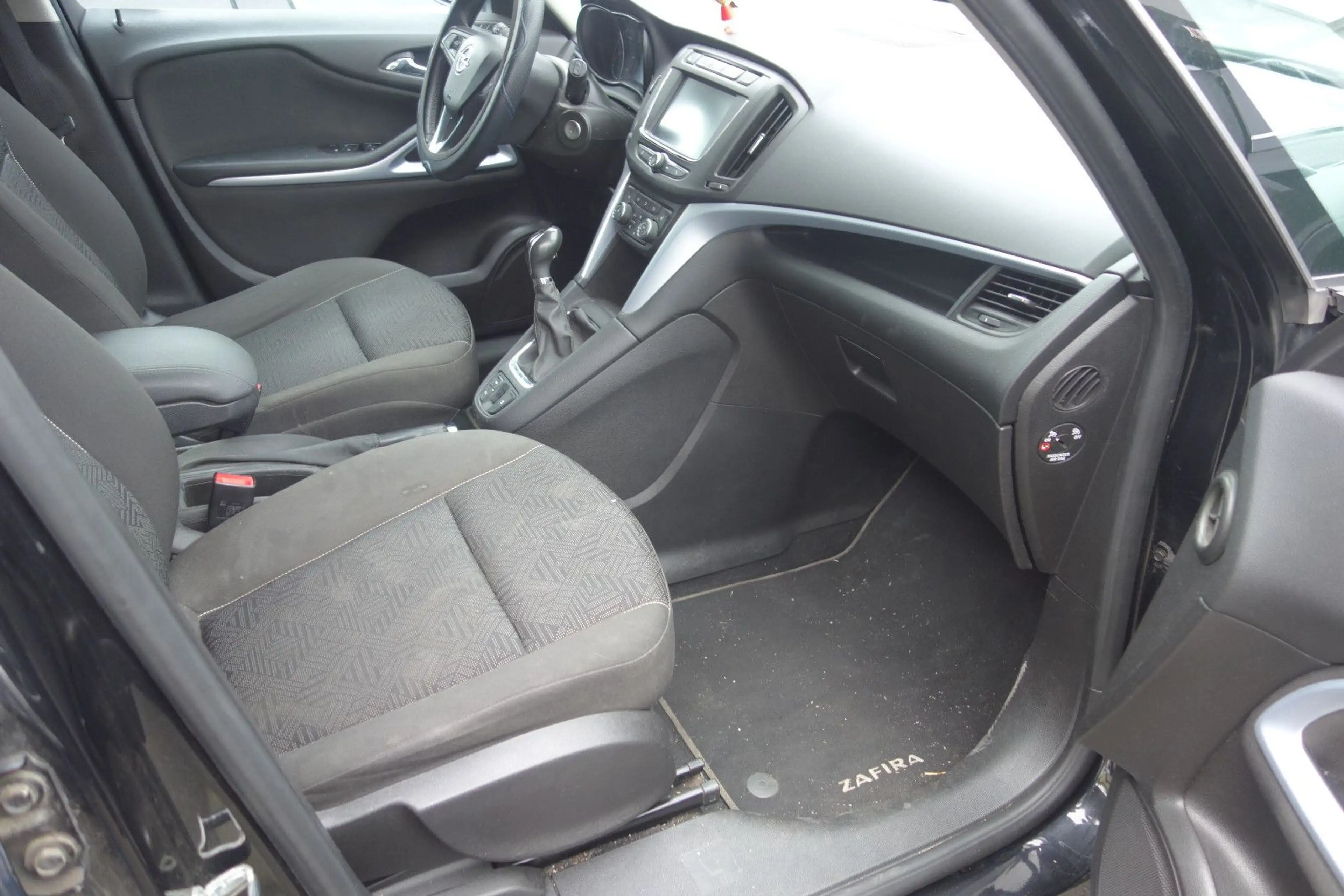 Opel Zafira C ON Start/Stop — photo 11