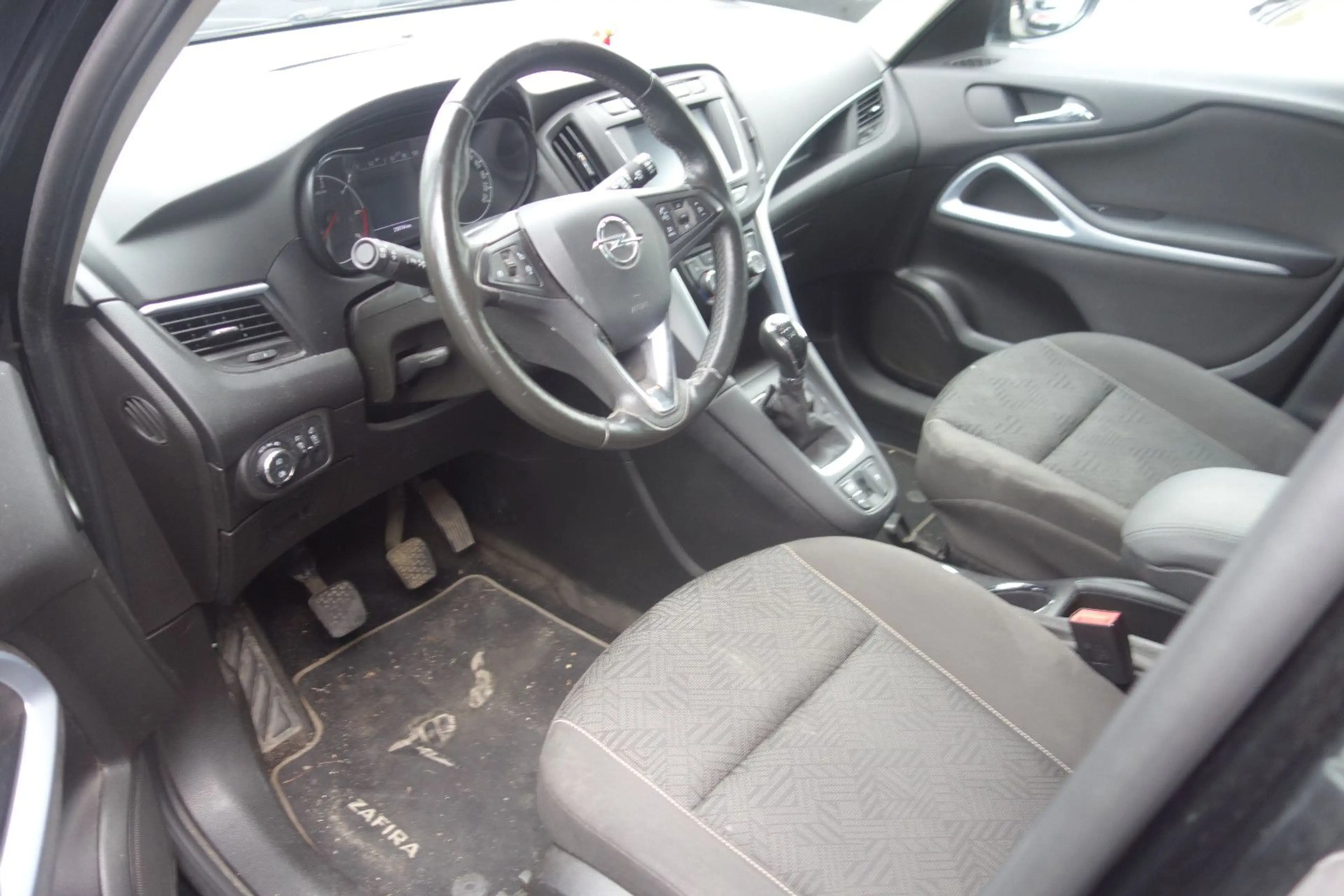Opel Zafira C ON Start/Stop — photo 15