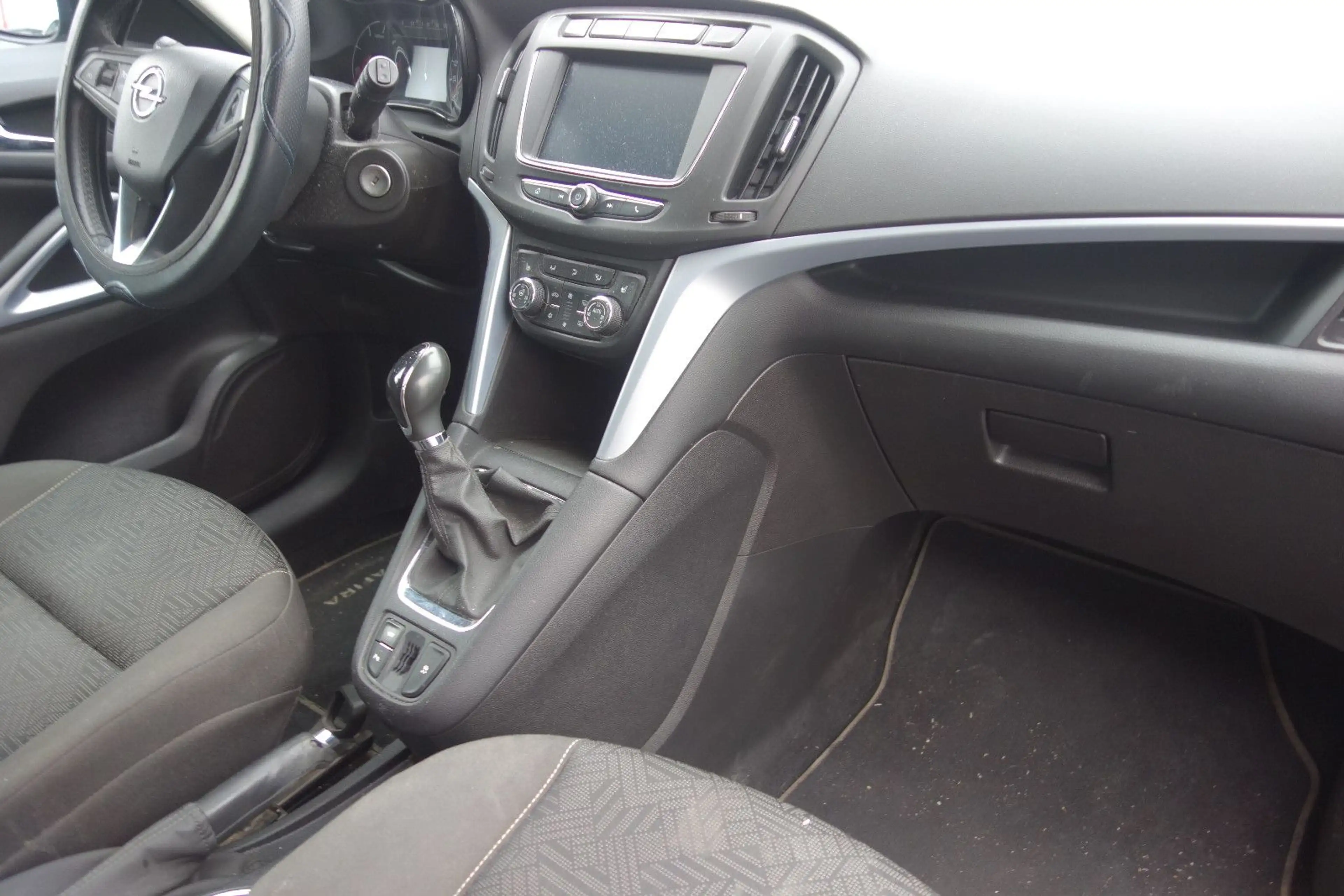 Opel Zafira C ON Start/Stop — photo 13