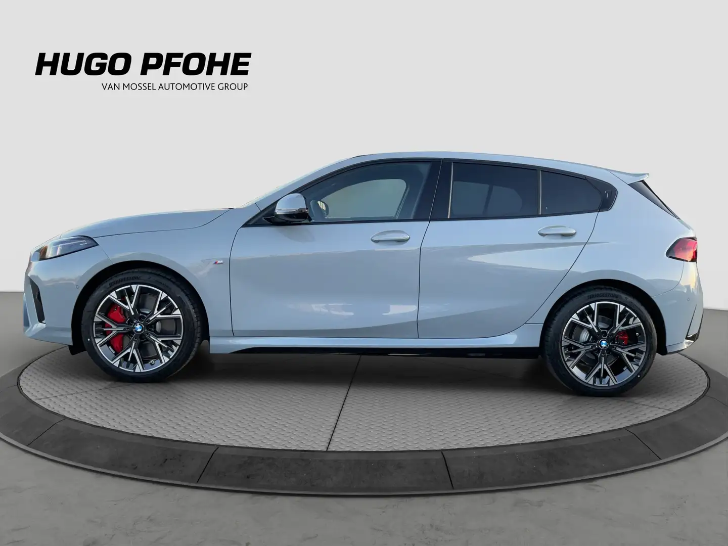 BMW 120 1er  Steptronic 125 kW M Sport AHK Innovation Grau - 2