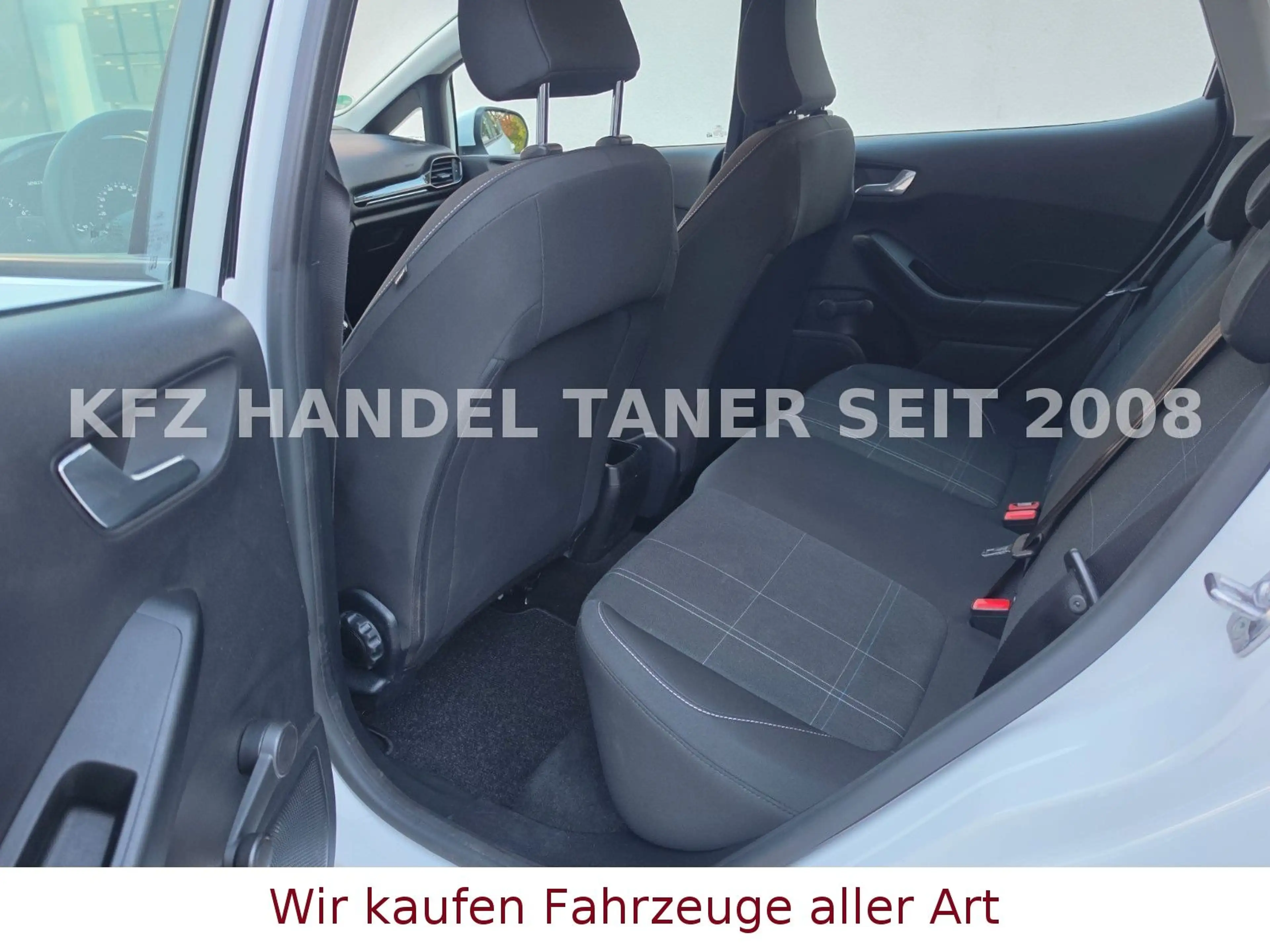 Ford Fiesta Cool & Connect — photo 10