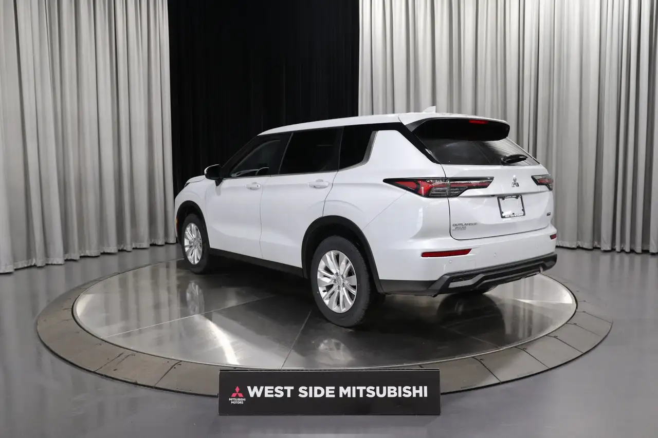 Mitsubishi Outlander снимка Mitsubishi Outlander