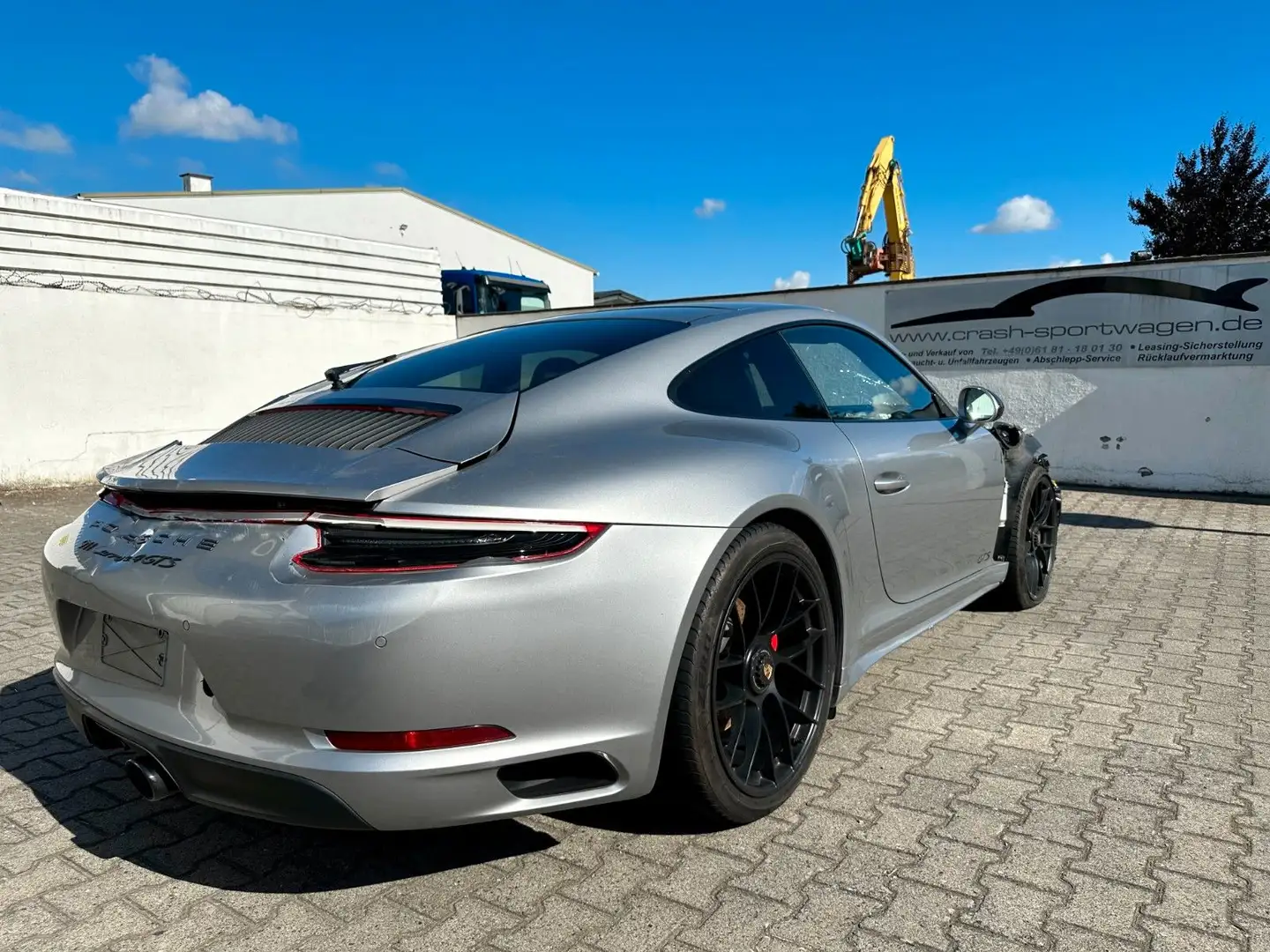 Porsche 991 .2 Carrera 4 GTS Coupé PDK Silber - 2
