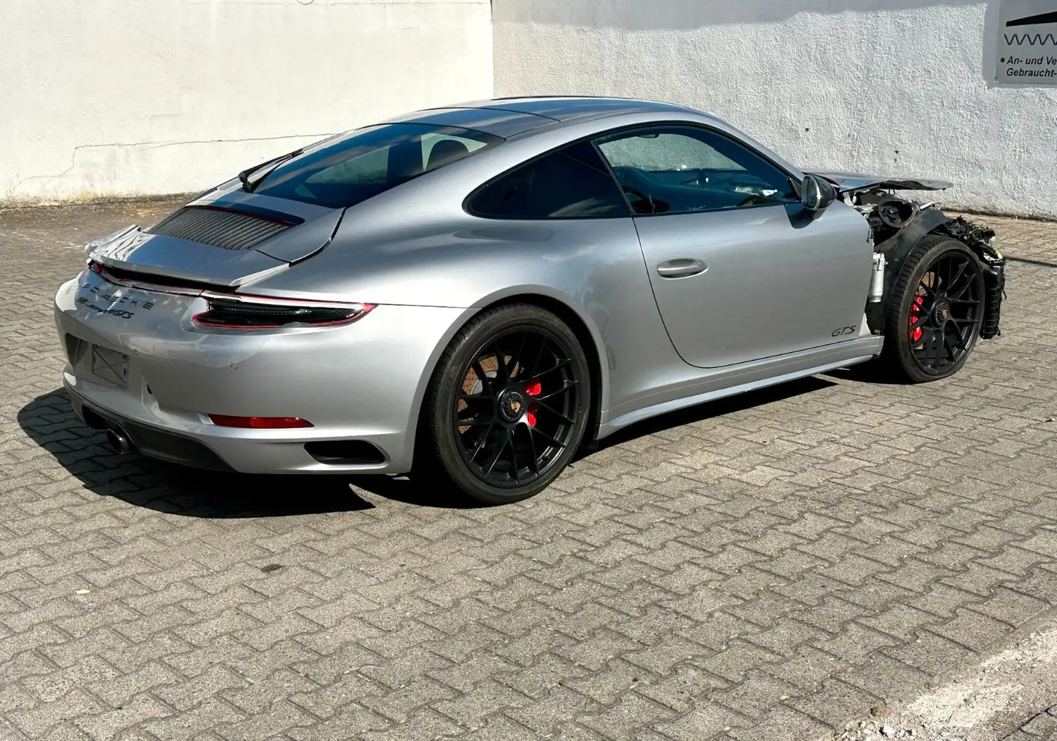 Porsche 991 .2 Carrera 4 GTS Coupé PDK Silber - 1