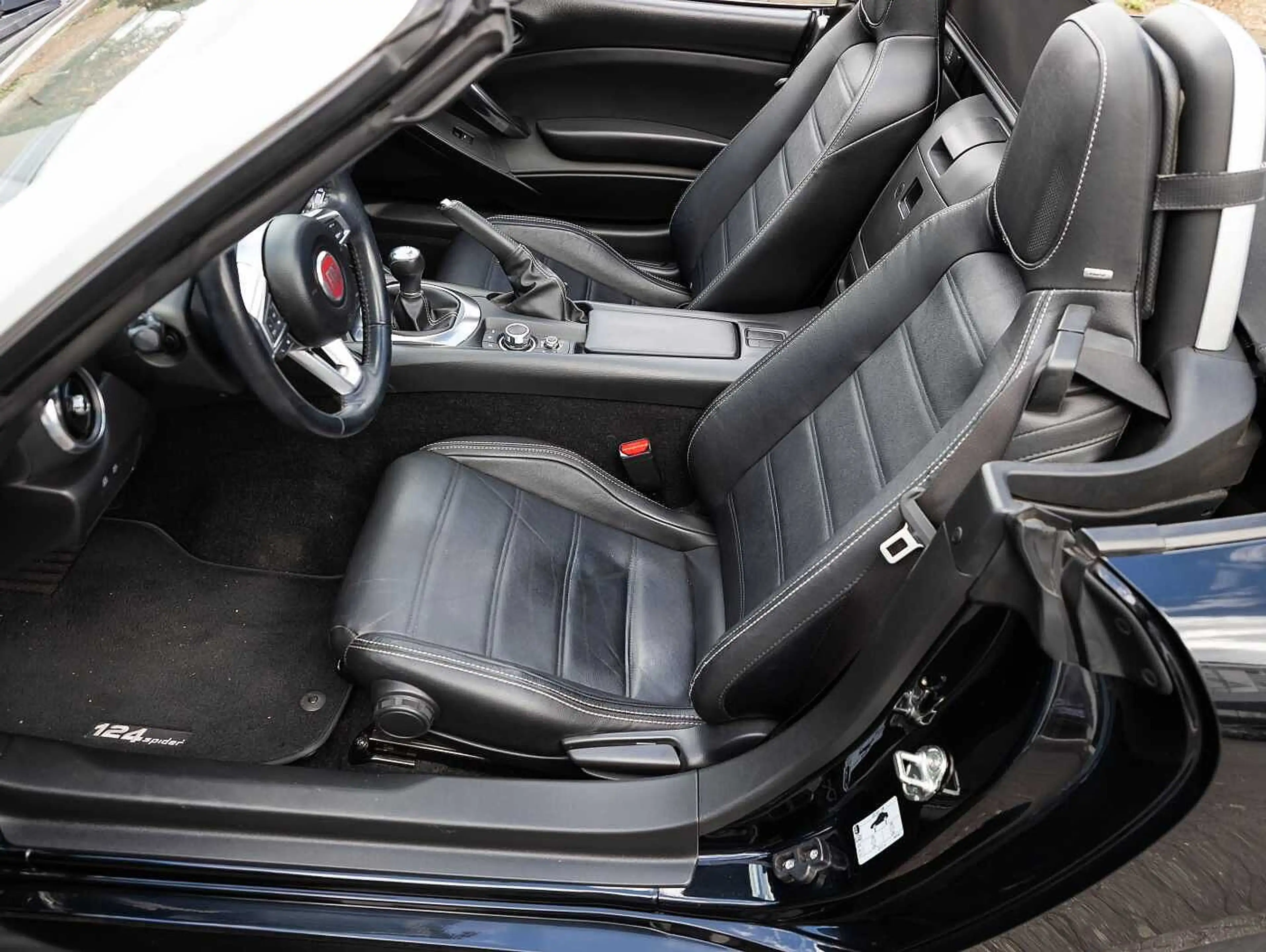 Fiat 124 Spider 1.4 MultiAir Turbo Lusso — photo 13