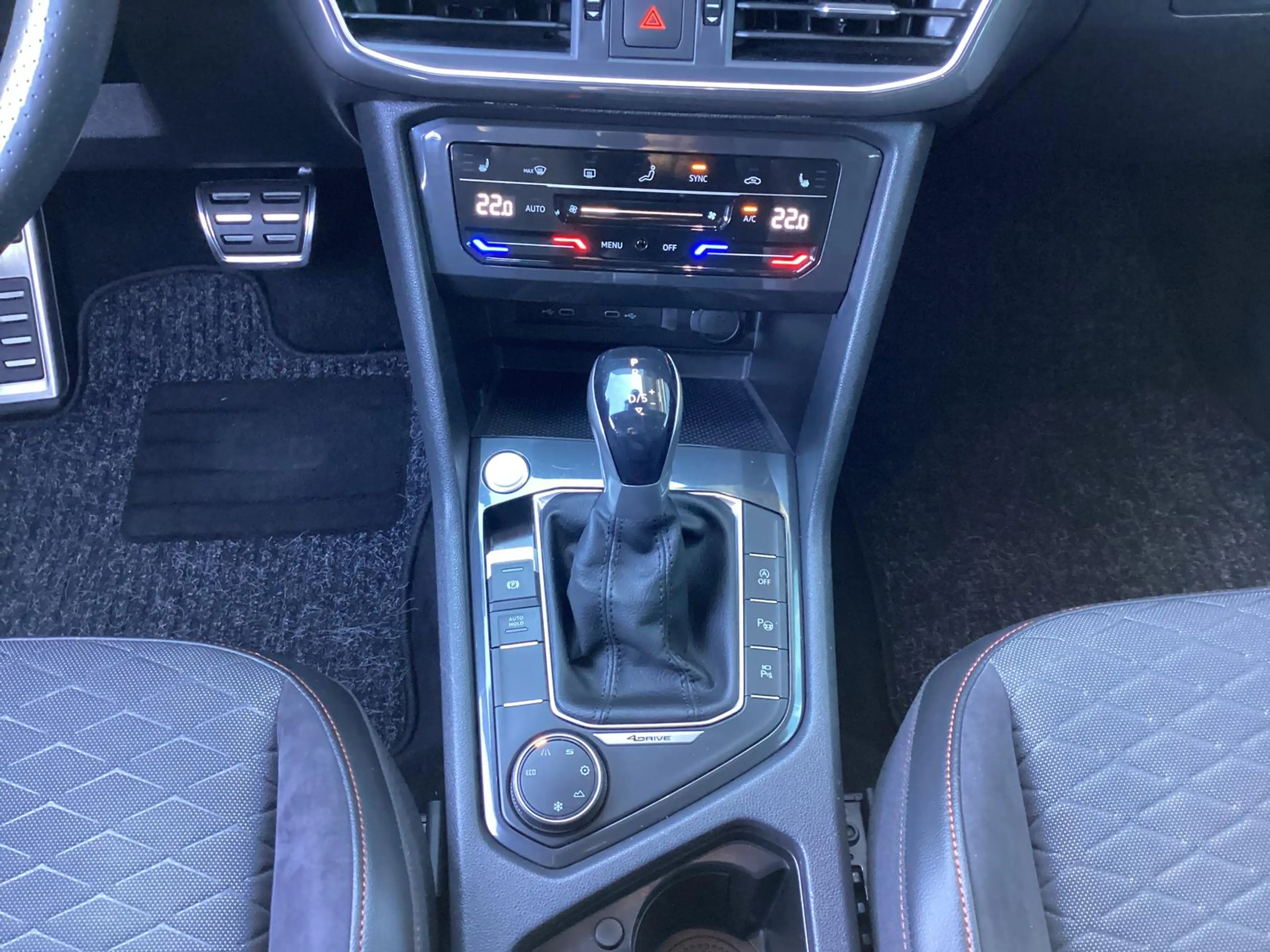 SEAT Tarraco 2.0 TDI DSG FR 4Drive 7-Sitzer/Pano/AHK — photo 10