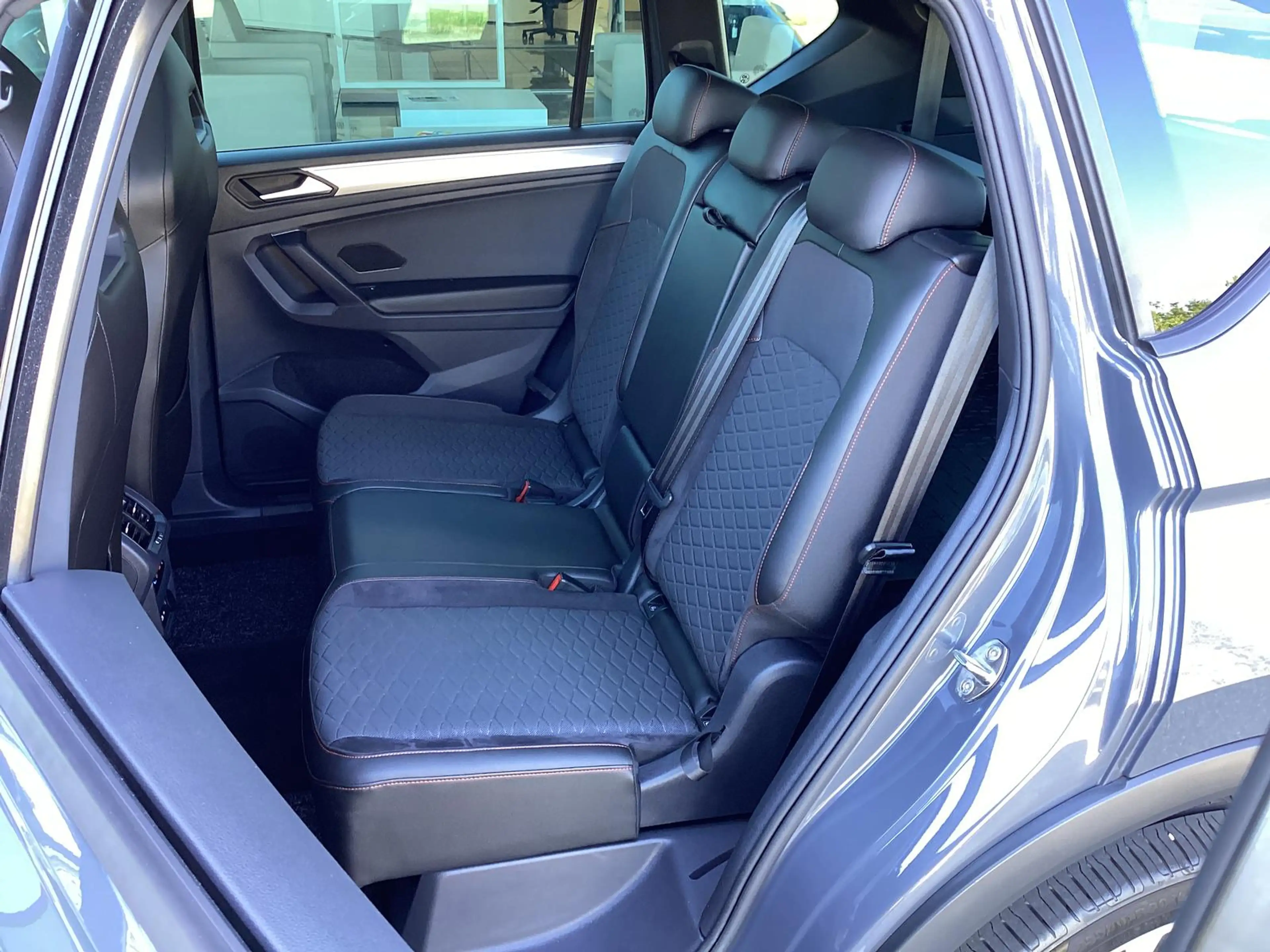 SEAT Tarraco 2.0 TDI DSG FR 4Drive 7-Sitzer/Pano/AHK — photo 5