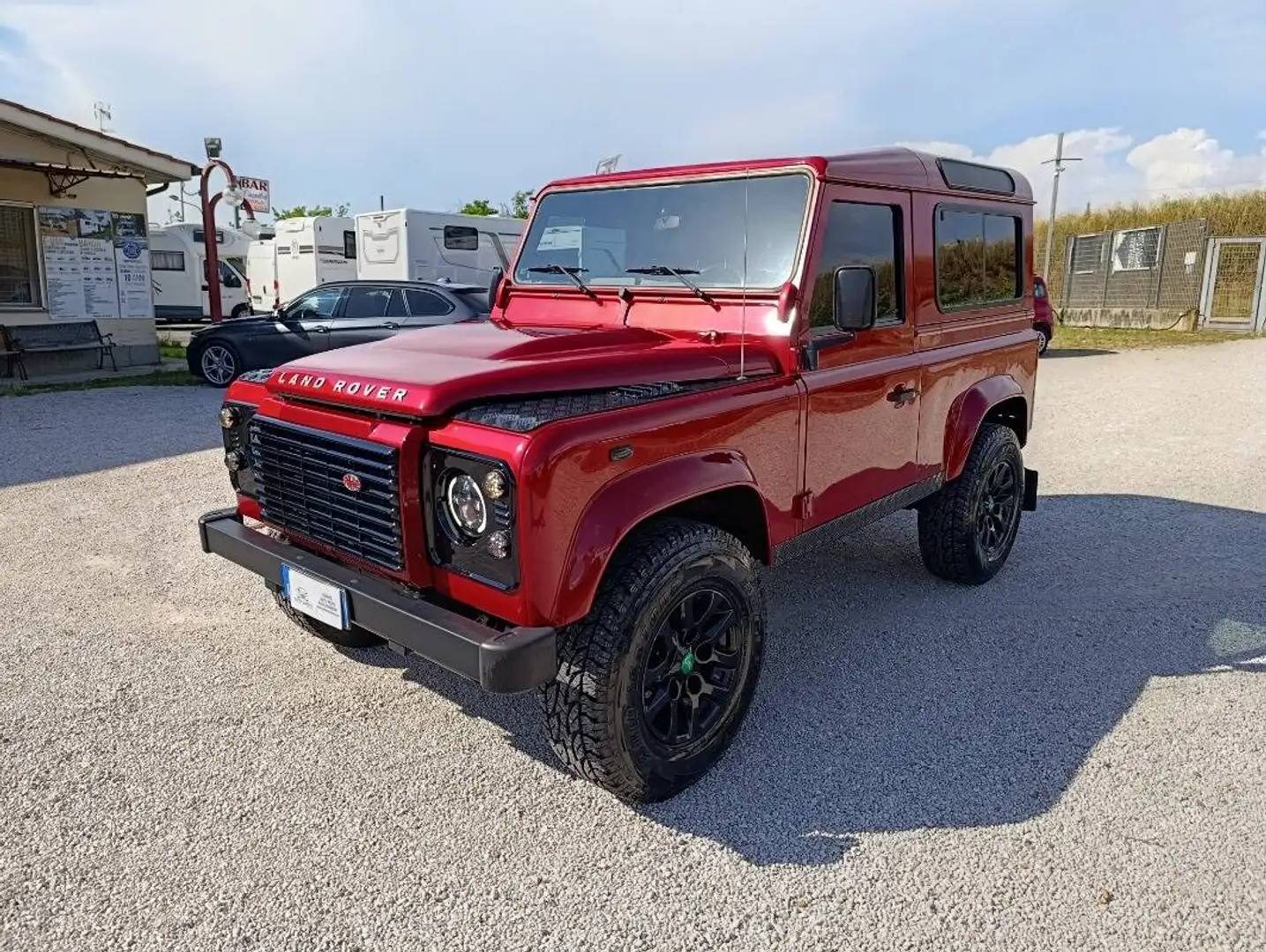 Land Rover Defender 2.2 td SW Rouge - 1