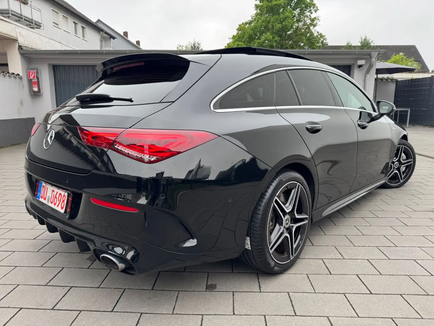 Mercedes-Benz CLA 35 AMG Shooting Brake 4Matic*Panora*Facelift Black - 2