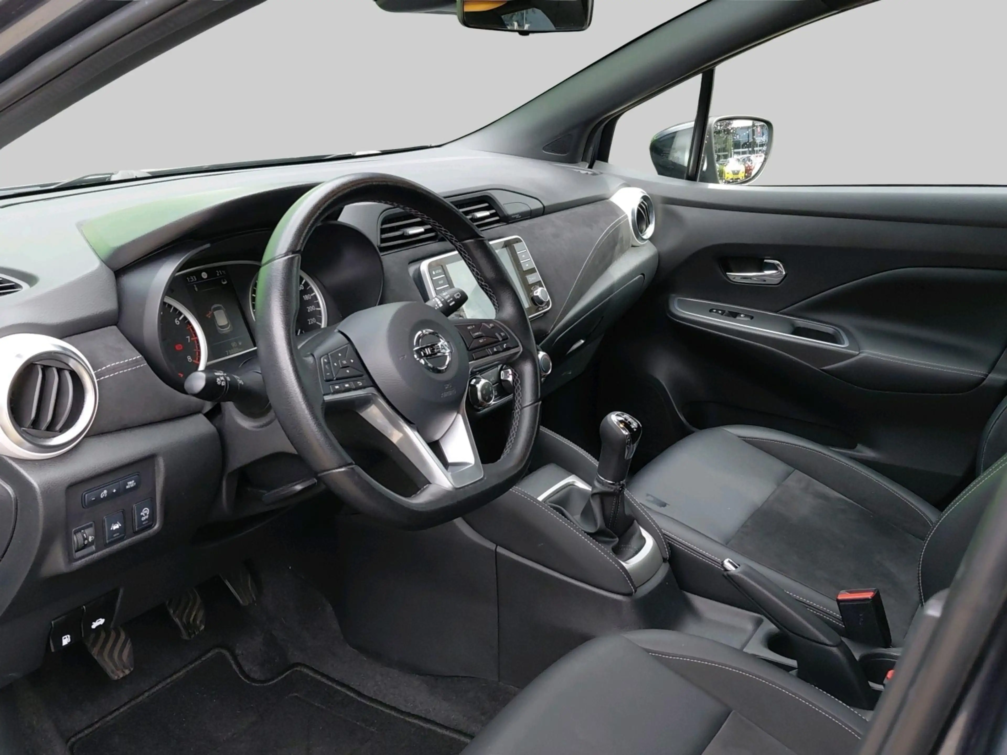 Nissan Micra 1.0 IG-T N-Sport — photo 4