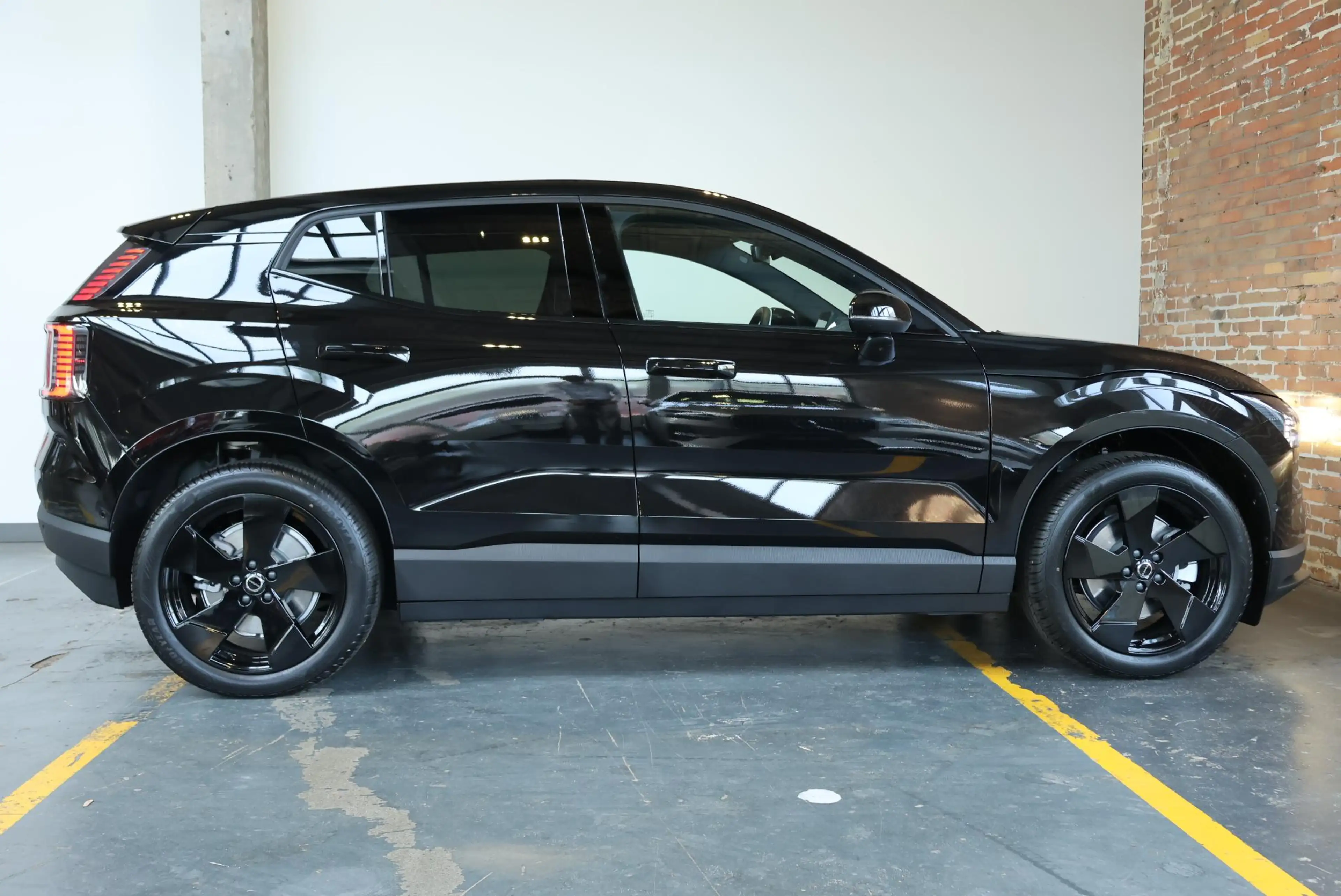 Volvo EX30 P5 Long Range Ultra Europa 69 kWh | Panoramadak | — photo 4