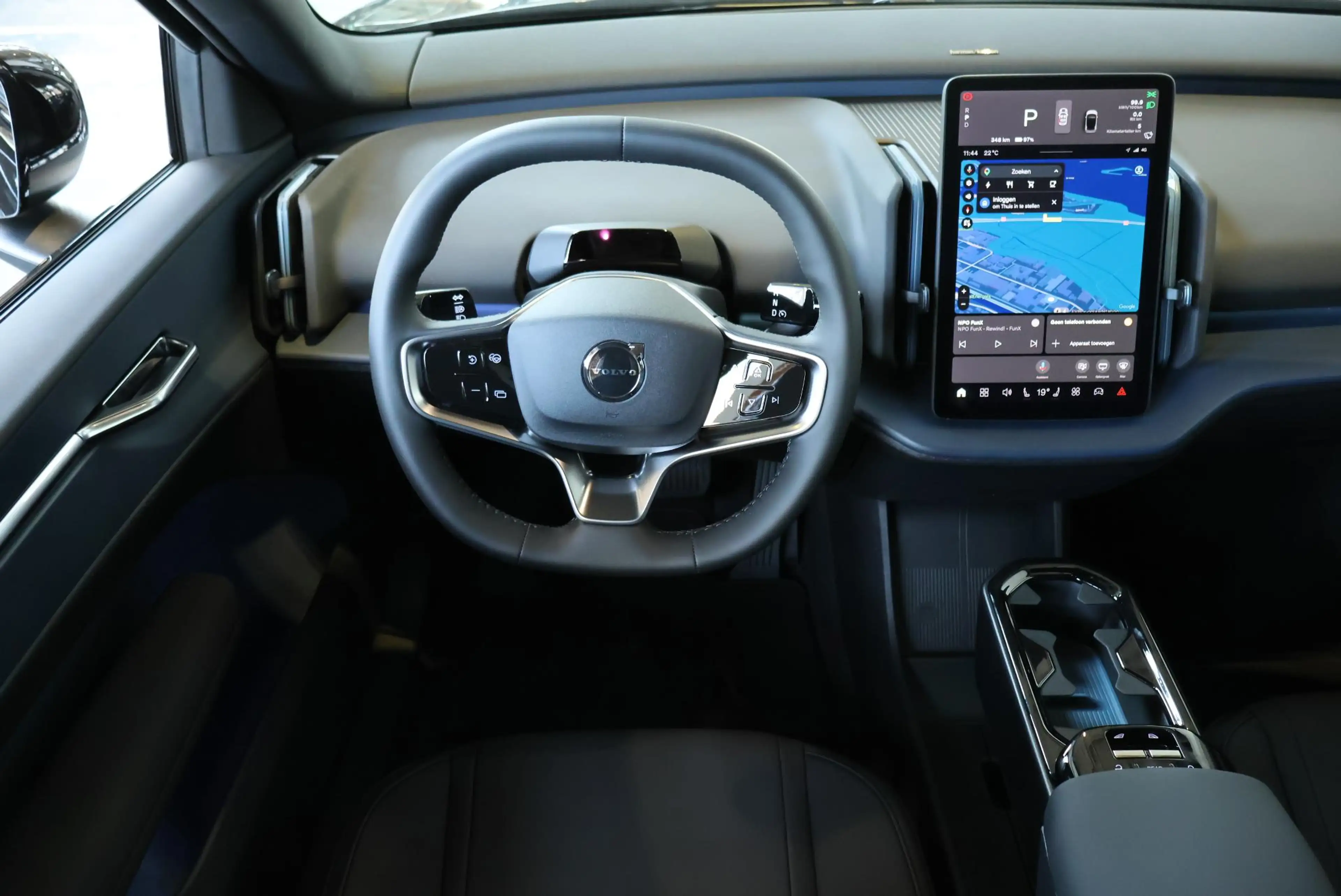 Volvo EX30 P5 Long Range Ultra Europa 69 kWh | Panoramadak | — photo 12