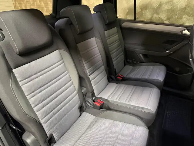 Volkswagen Touran view 13
