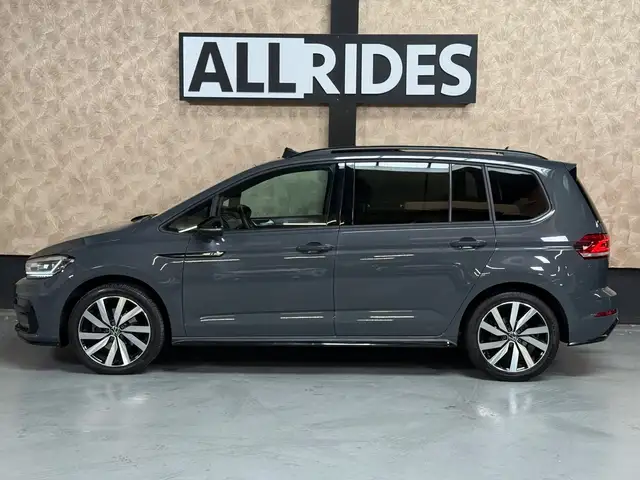 Volkswagen Touran view 6
