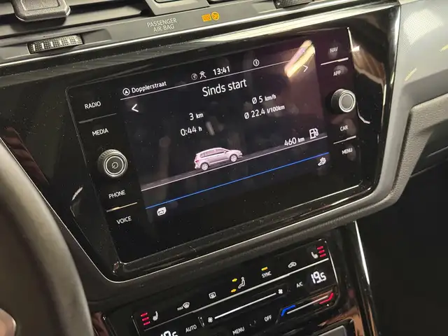 Volkswagen Touran view 21