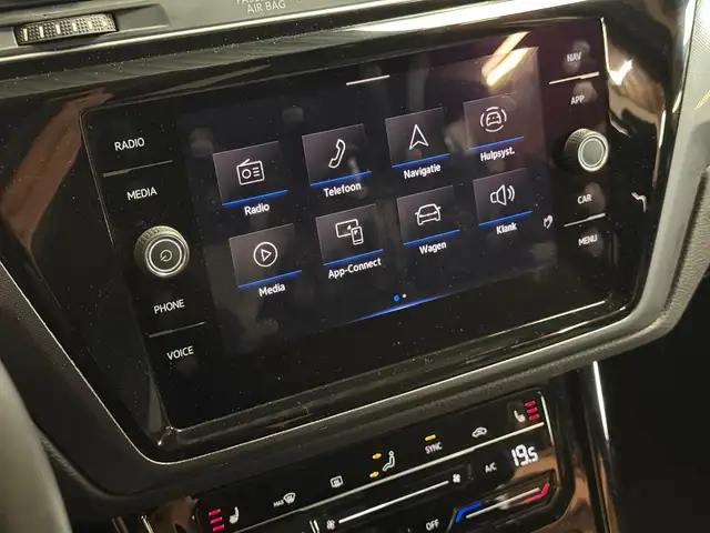 Volkswagen Touran view 25