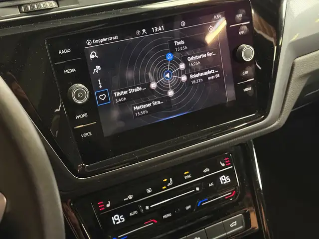 Volkswagen Touran view 23