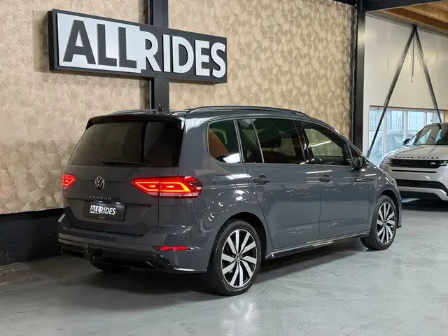 Volkswagen Touran view 9