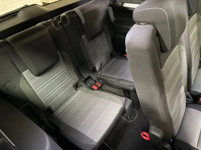 Volkswagen Touran view 14