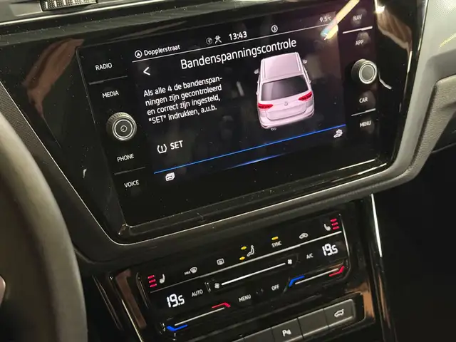Volkswagen Touran view 29