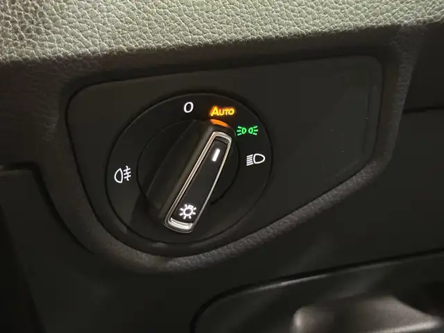 Volkswagen Touran view 17