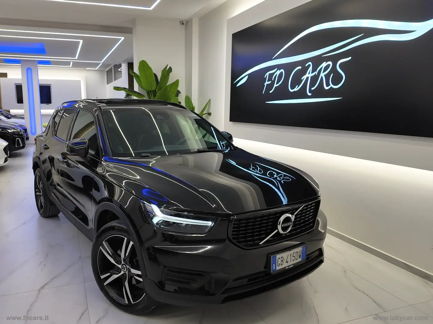 Volvo XC40 D3 Geartronic R-design TETTO APRIBILE Negro - 1