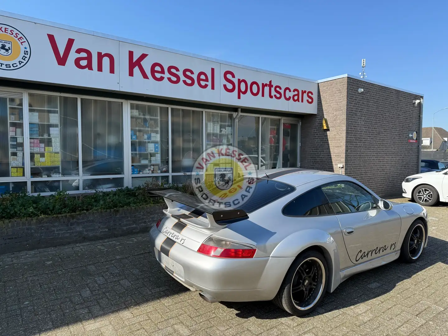 Porsche 996 911 Carrera 4 Stříbrná - 2
