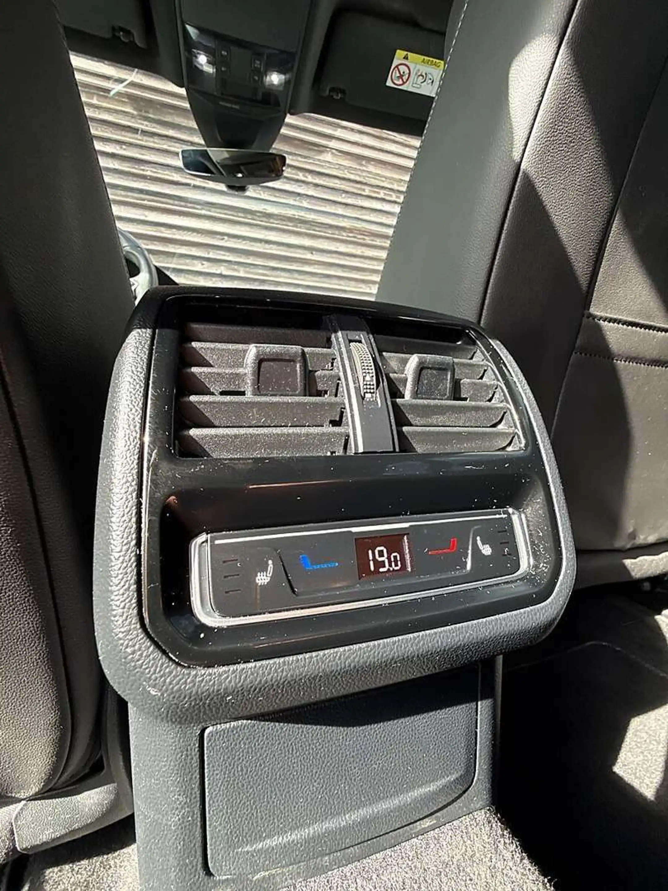 Volkswagen Arteon 2.0 TDI R-Line LED, Digital, Massage, ACC, Serv... — photo 13