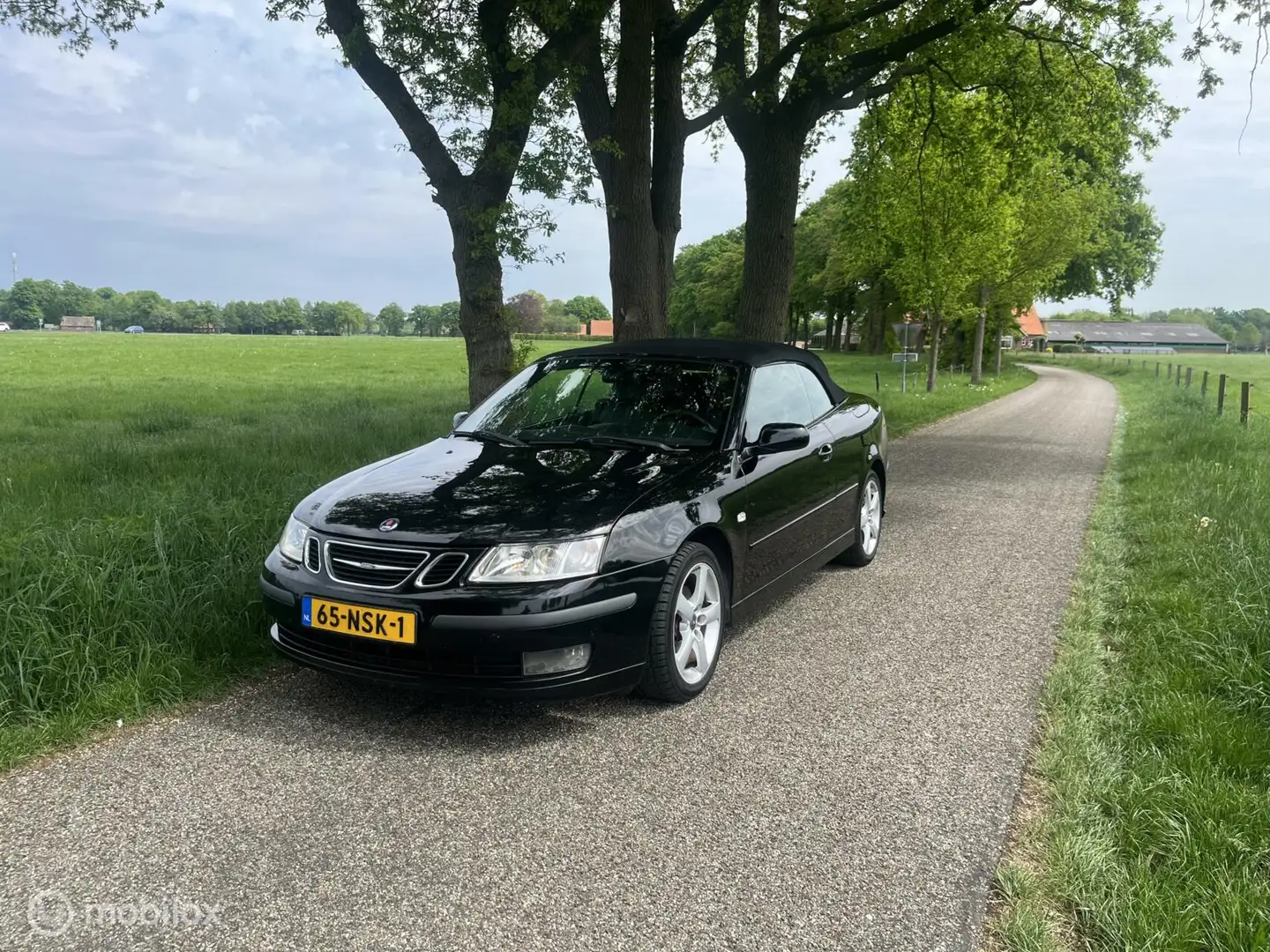 Saab 9-3 Cabrio 2.0t Vector Černá - 1