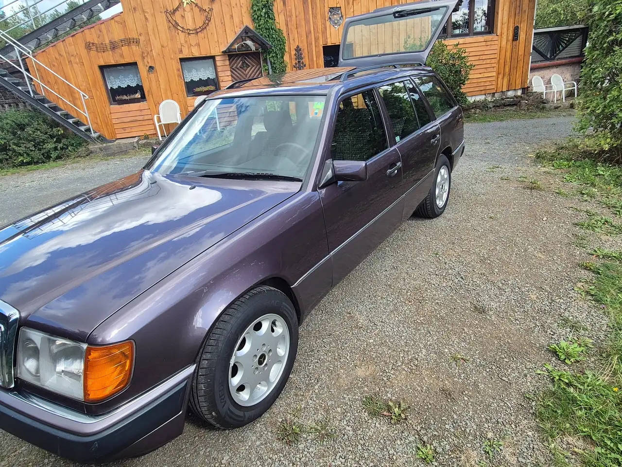 Mercedes-Benz 230TE. 124T, foto 1