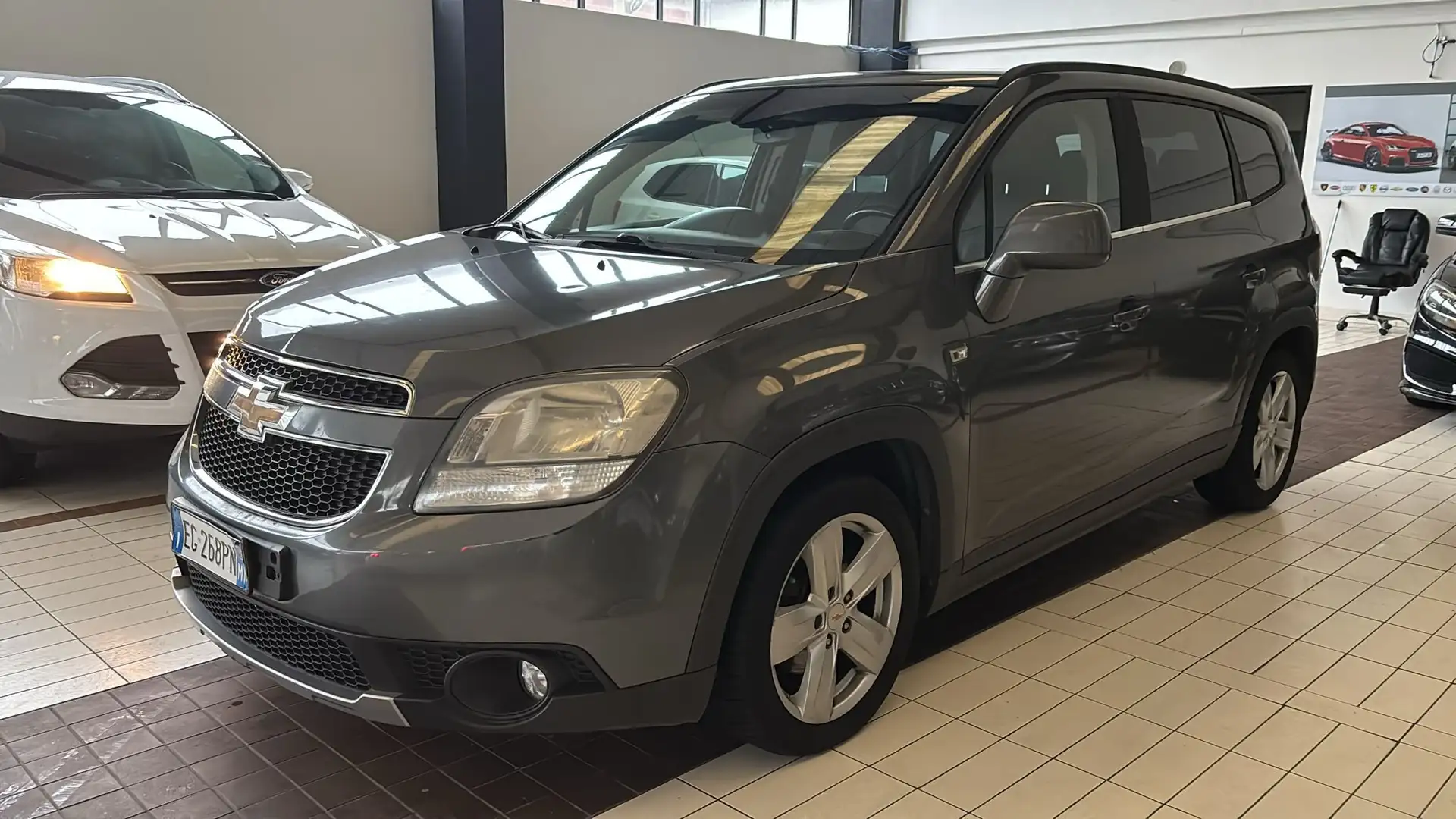 Chevrolet Orlando Grey - 2