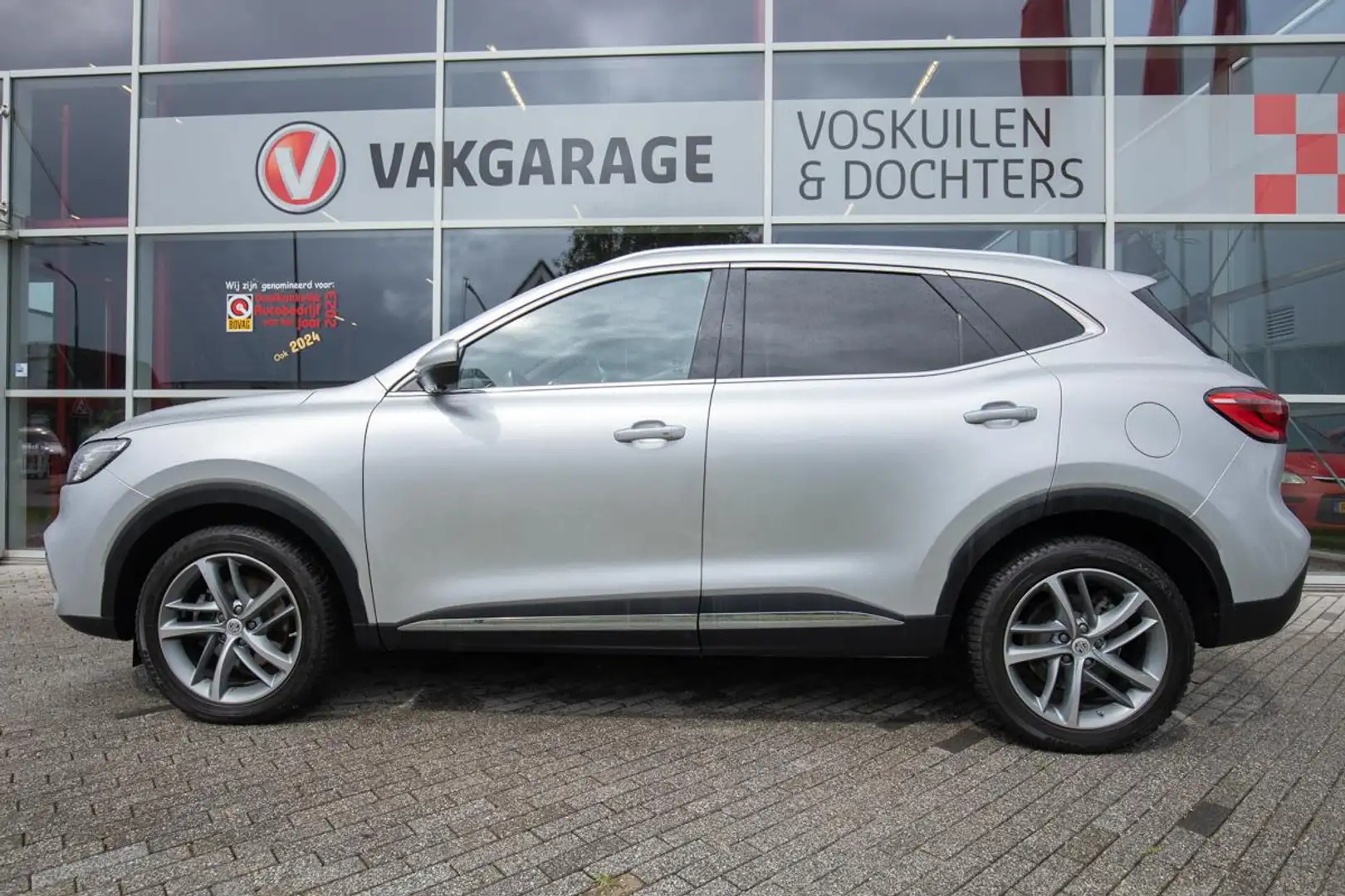 MG EHS 1.5 TGDI Luxury | PHEV | Sardana Red leder | Virtu Grijs - 2