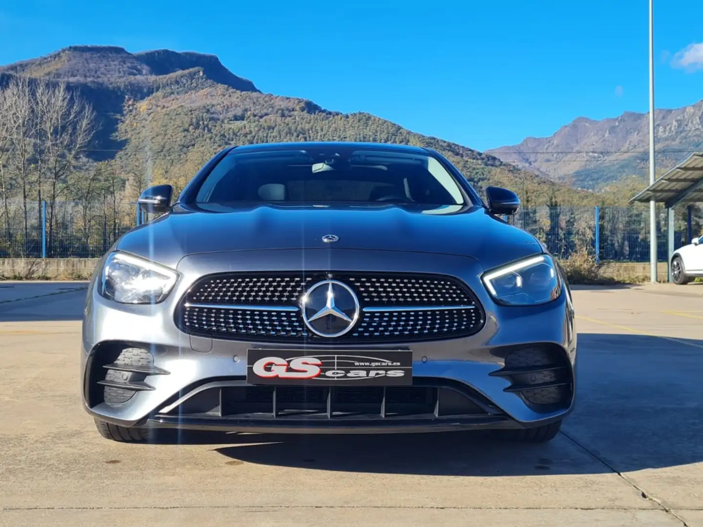 Mercedes-Benz E 200 9G-Tronic Gris - 2