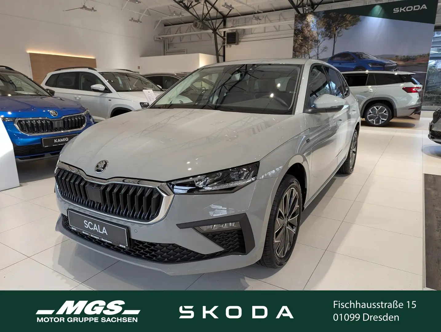 Skoda Scala 1.0 TSI Tour DSG Grijs - 1