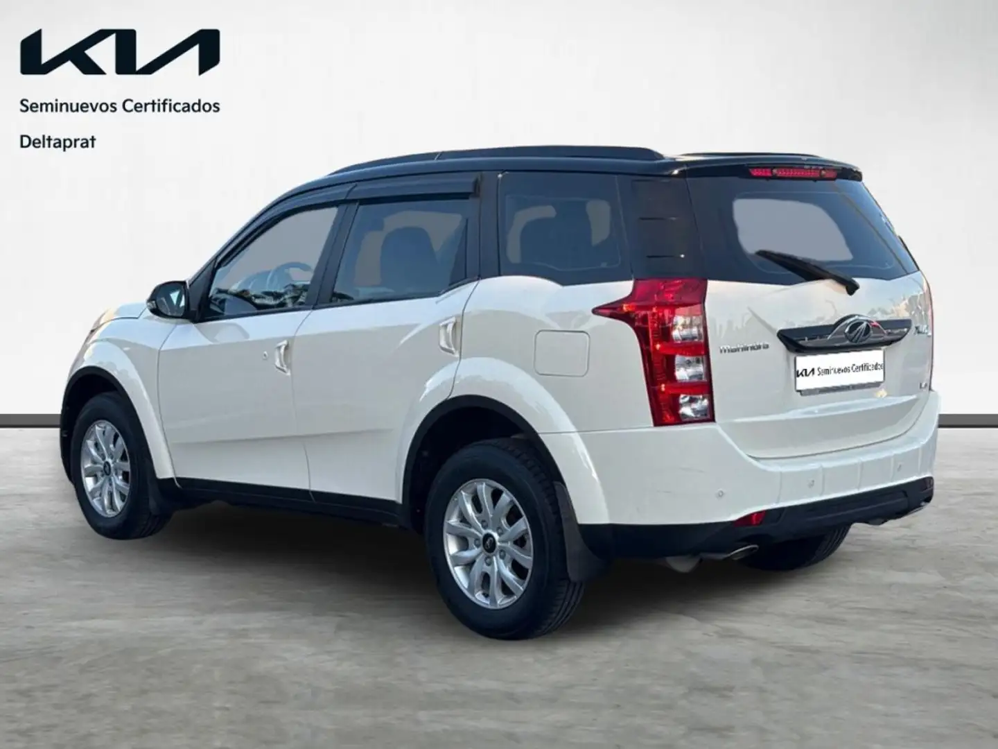 Mahindra XUV500 2.2D W8 FWD Weiß - 2