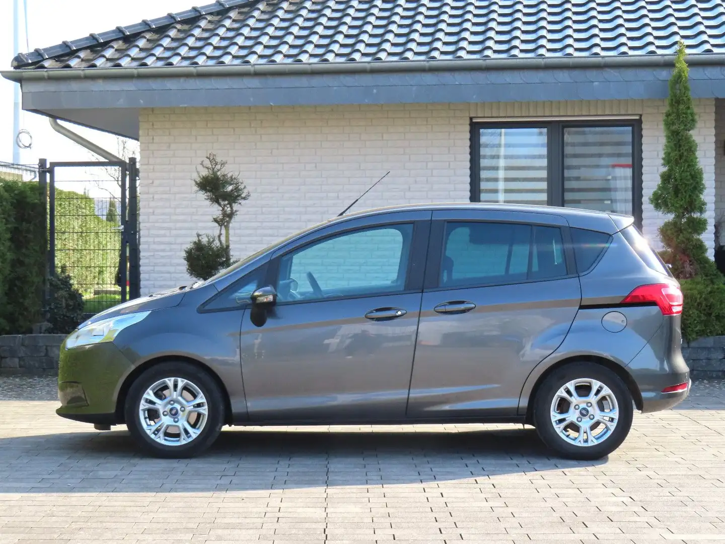 Ford B-Max Sync Edition *1. Hand / AHK* Grau - 2