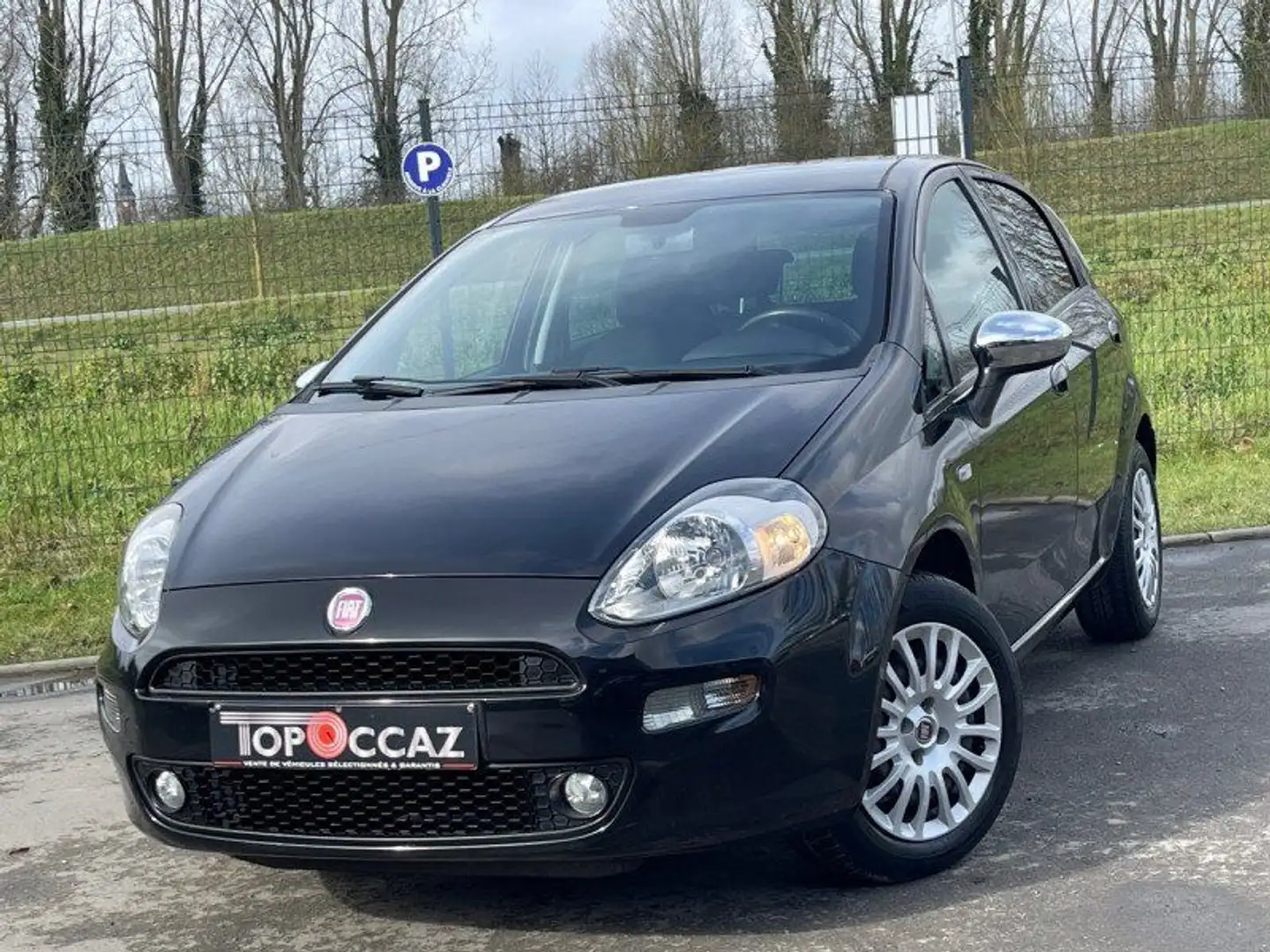 Fiat Punto 1.2 ESS 69CH YOUNG 5 PORTES * 41.000KM * 2014 * GA Noir - 1