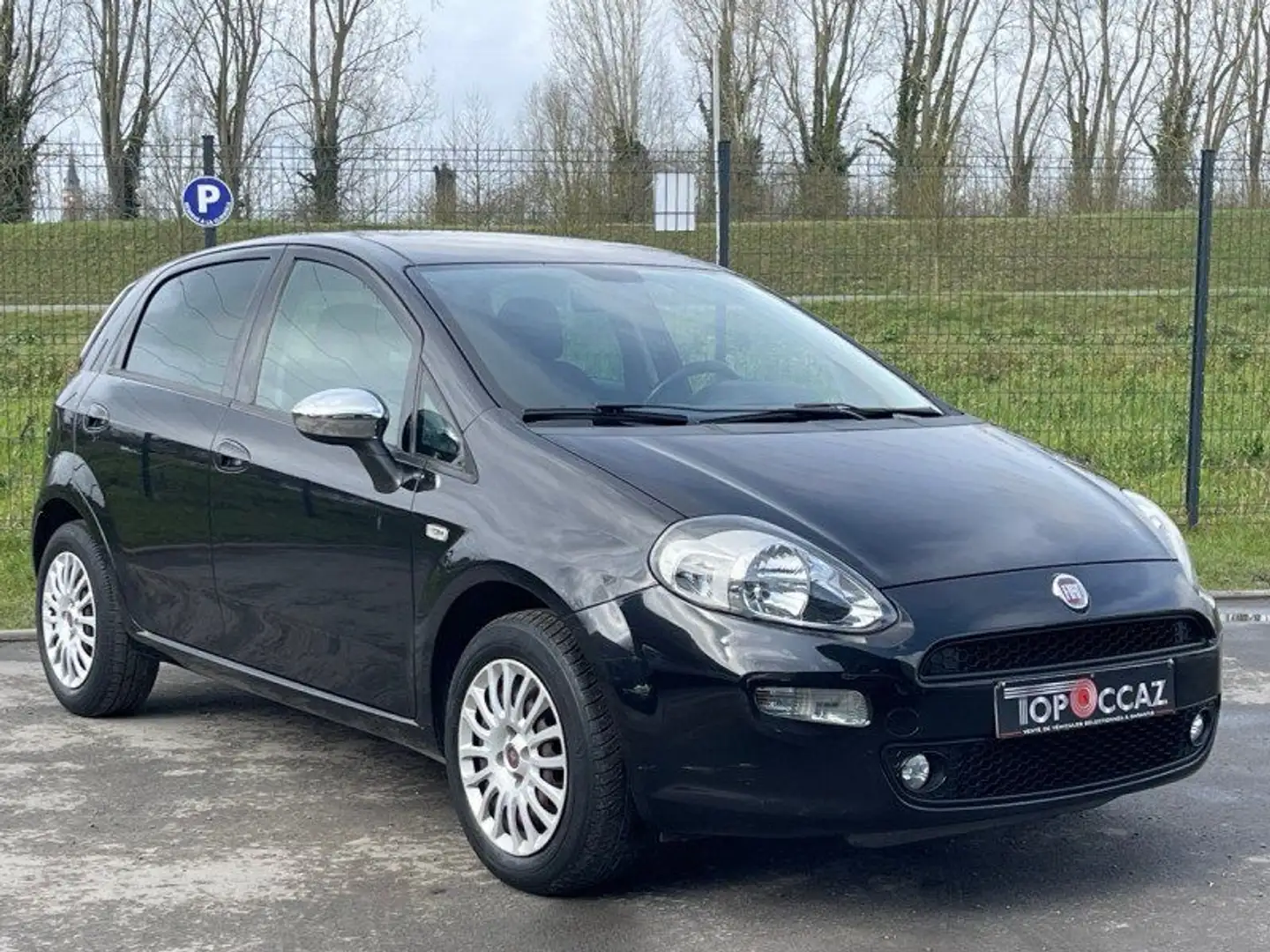 Fiat Punto 1.2 ESS 69CH YOUNG 5 PORTES * 41.000KM * 2014 * GA Noir - 2