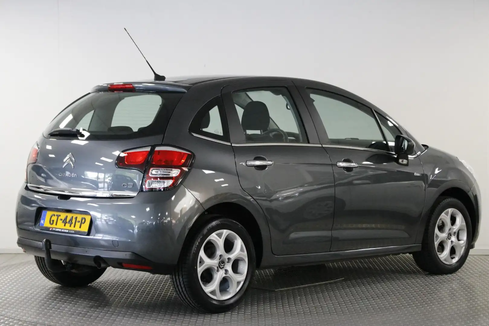 Citroen C3 1.2 PureTech Exclusive Grau - 2