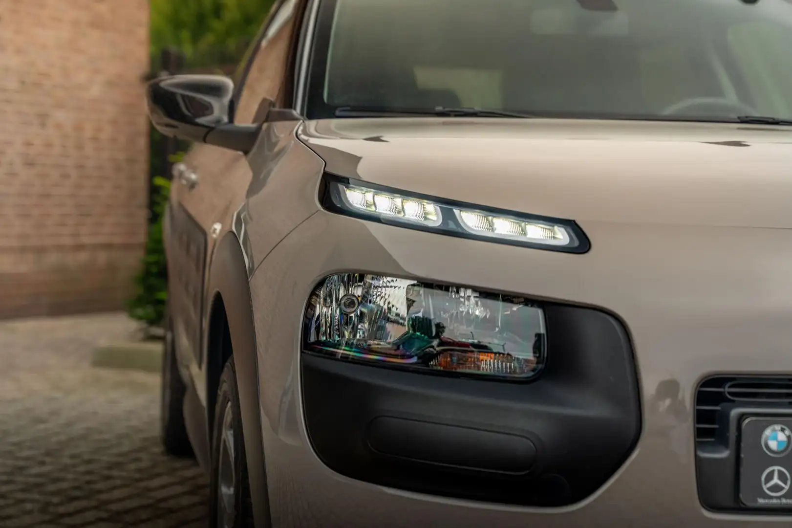 Citroen C4 Cactus 1.2 PureTech Business Plus Grijs - 2