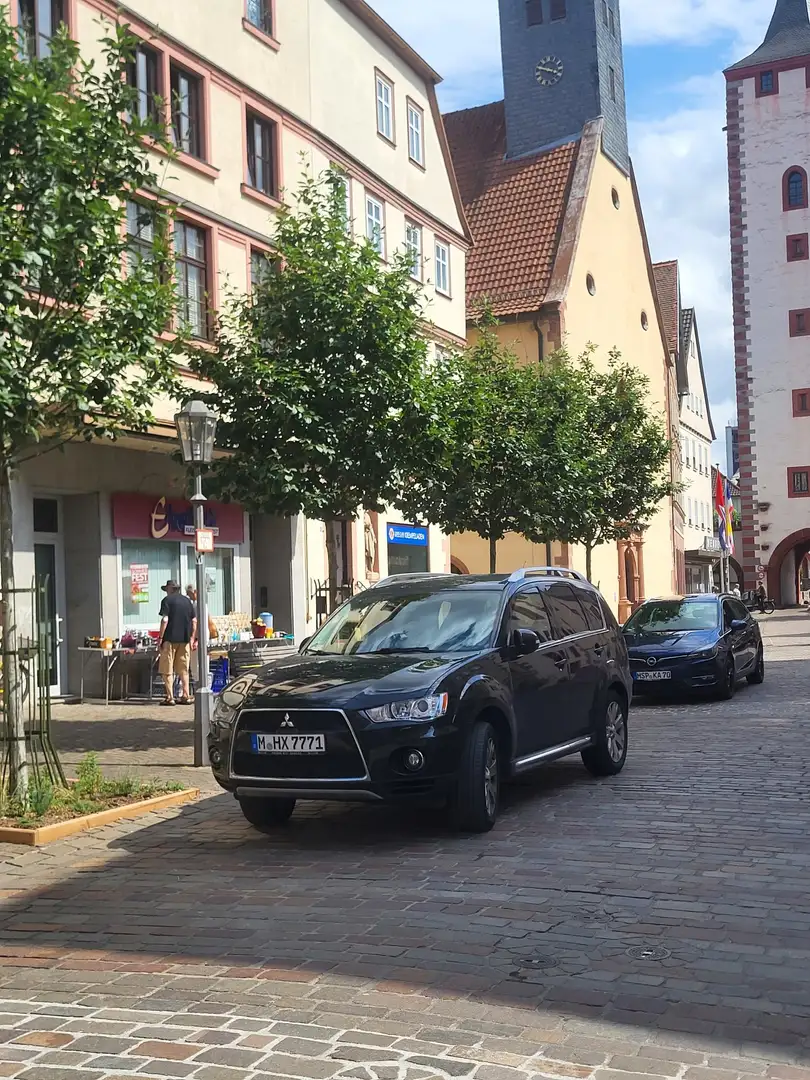 Mitsubishi Outlander 2.4 4WD CVT Instyle - 1