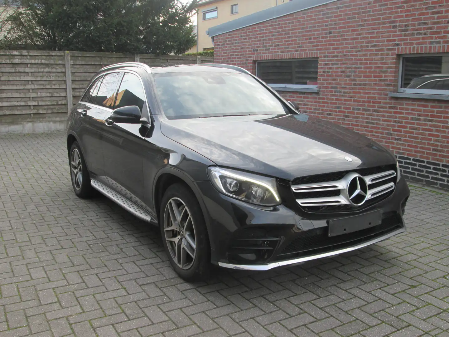 Mercedes-Benz GLC 220 AMG PANO NAVI LED Noir - 1