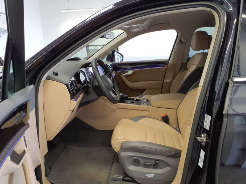 Volkswagen Touareg Atmosphere 3.0TDI +AHK+ACC+STDHZ+ — photo 4