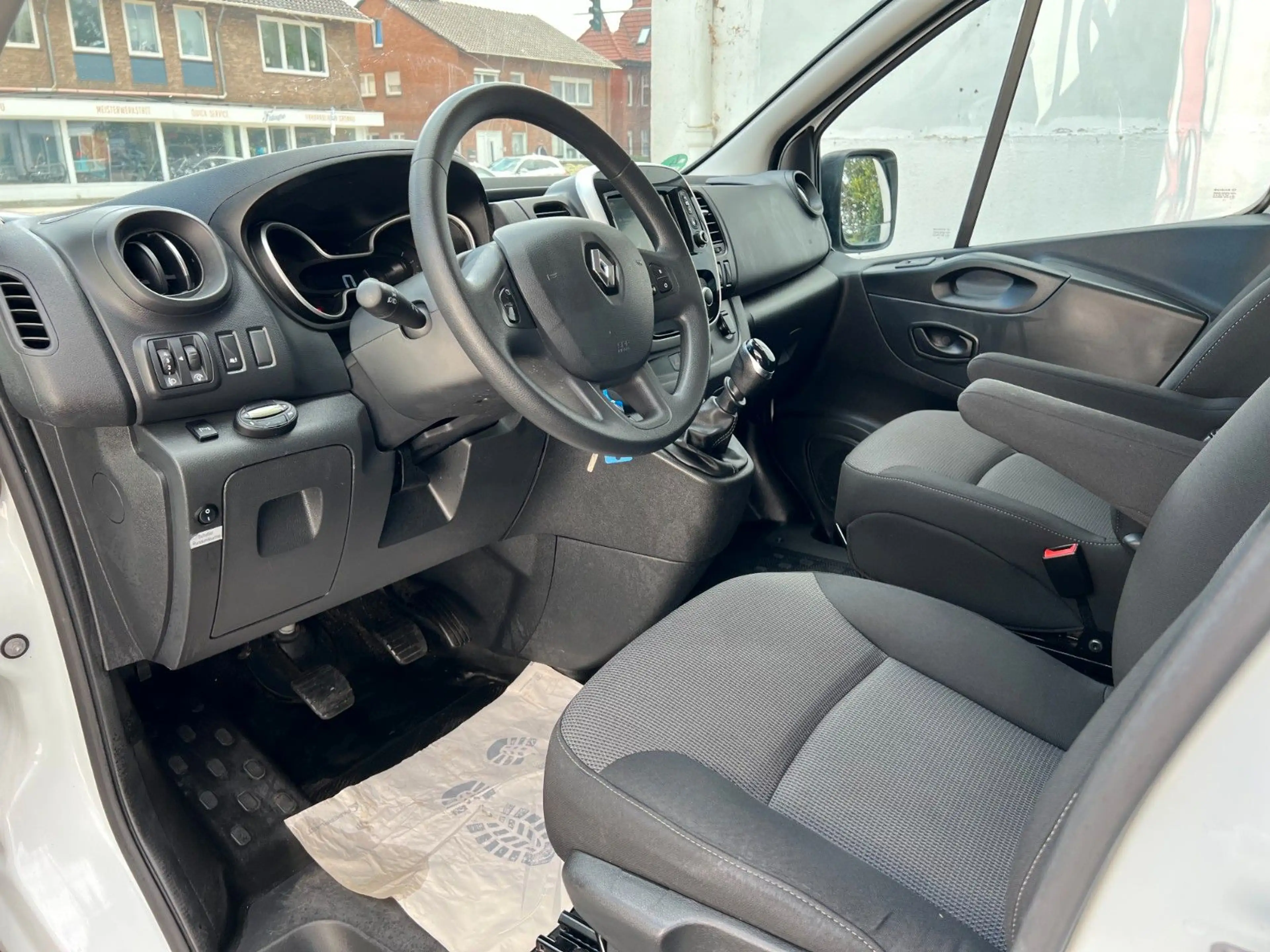 Renault Trafic Kasten L2H2 3,0t Komfort Neues Model Navi — photo 8