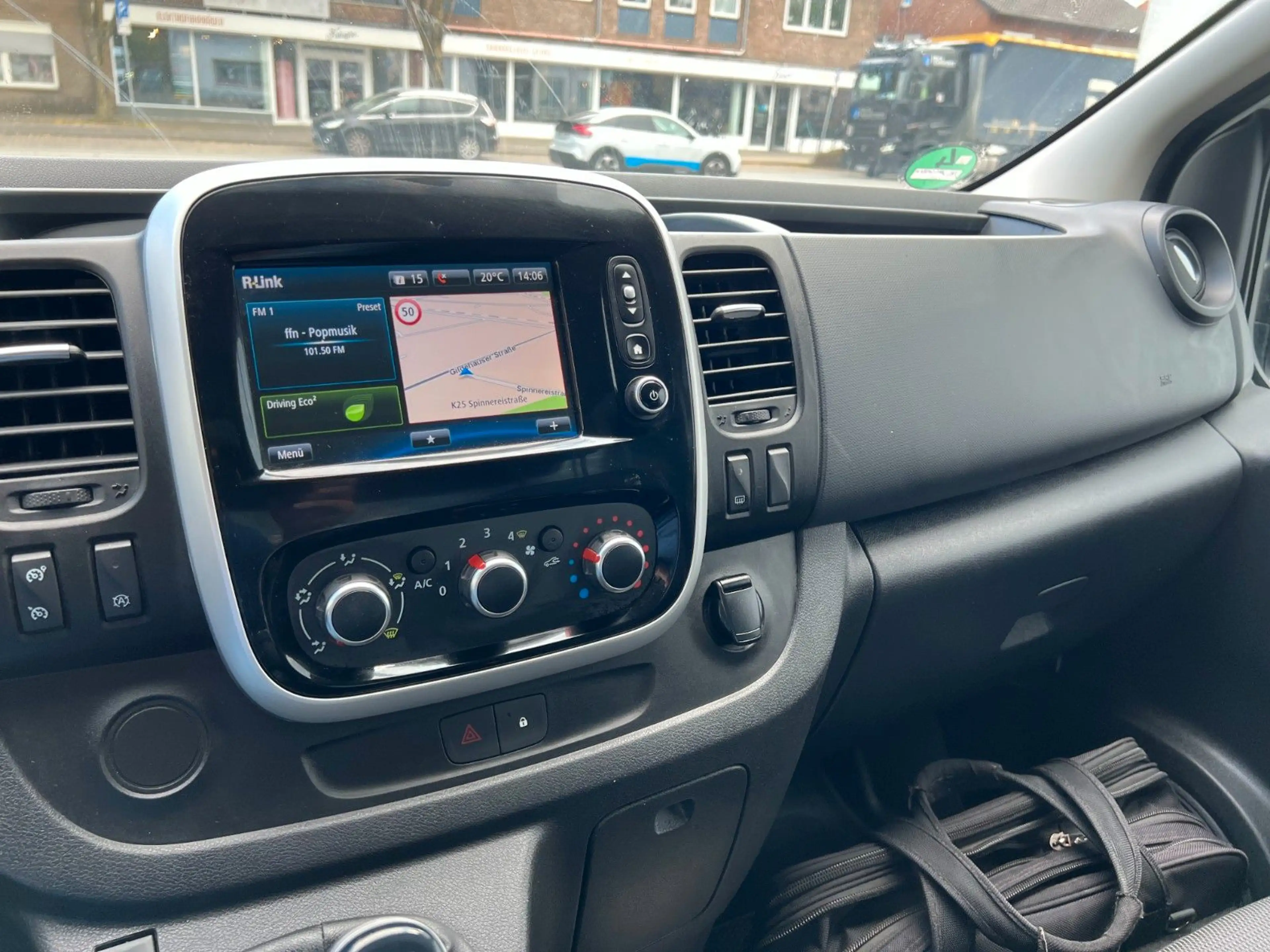 Renault Trafic Kasten L2H2 3,0t Komfort Neues Model Navi — photo 11
