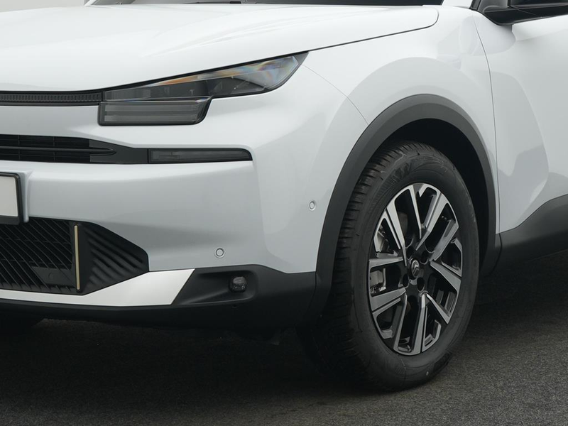 Citroen C4 Hybrid 145 Doppelkupplung 6-Gang MAX — photo 10