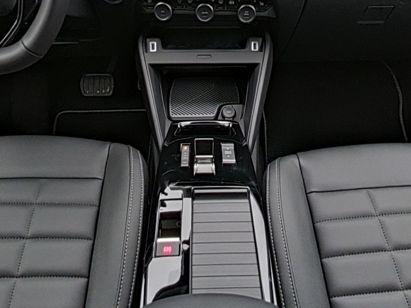 Citroen C4 Hybrid 145 Doppelkupplung 6-Gang MAX — photo 14