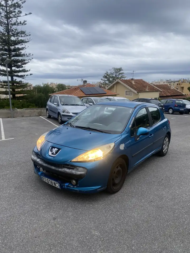 Peugeot 207 1.6 HDi 16v 90ch Trendy