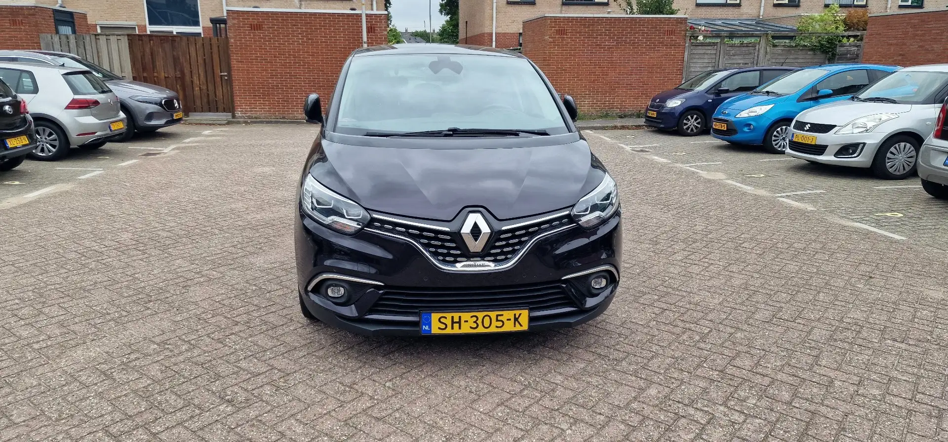 Renault Scenic 1.2 TCe Init. Paris Černá - 1