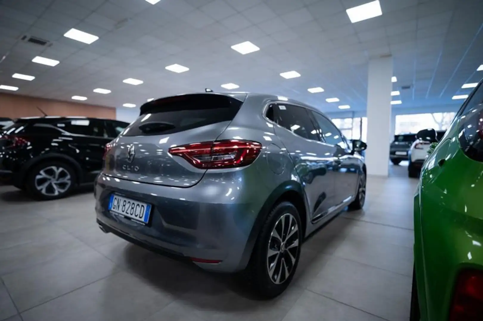 Renault Clio 1.0 TCe Techno 90CV Grigio - 2